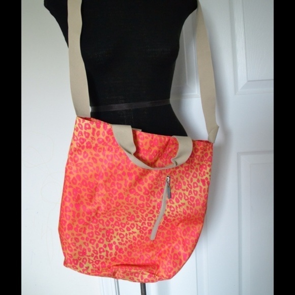 Bath and body works tote - Picture 2 of 4